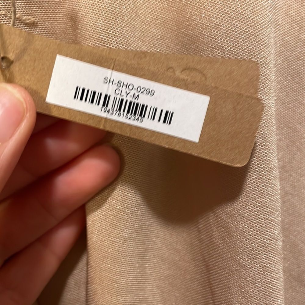 Nwt Skims woman’s sculpt nude shorts - Picture 6 of 14